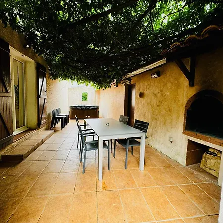 Maison Confortable Avec Jacuzzi A Villa